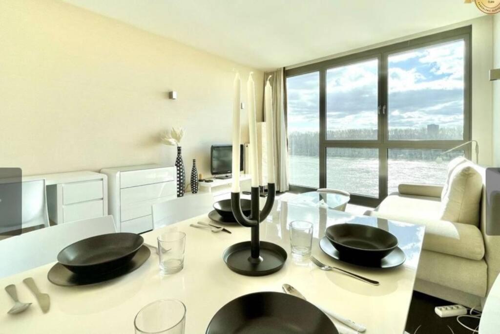 Eurovea Cozy Studio Apartment บราติสลาวา ภายนอก รูปภาพ
